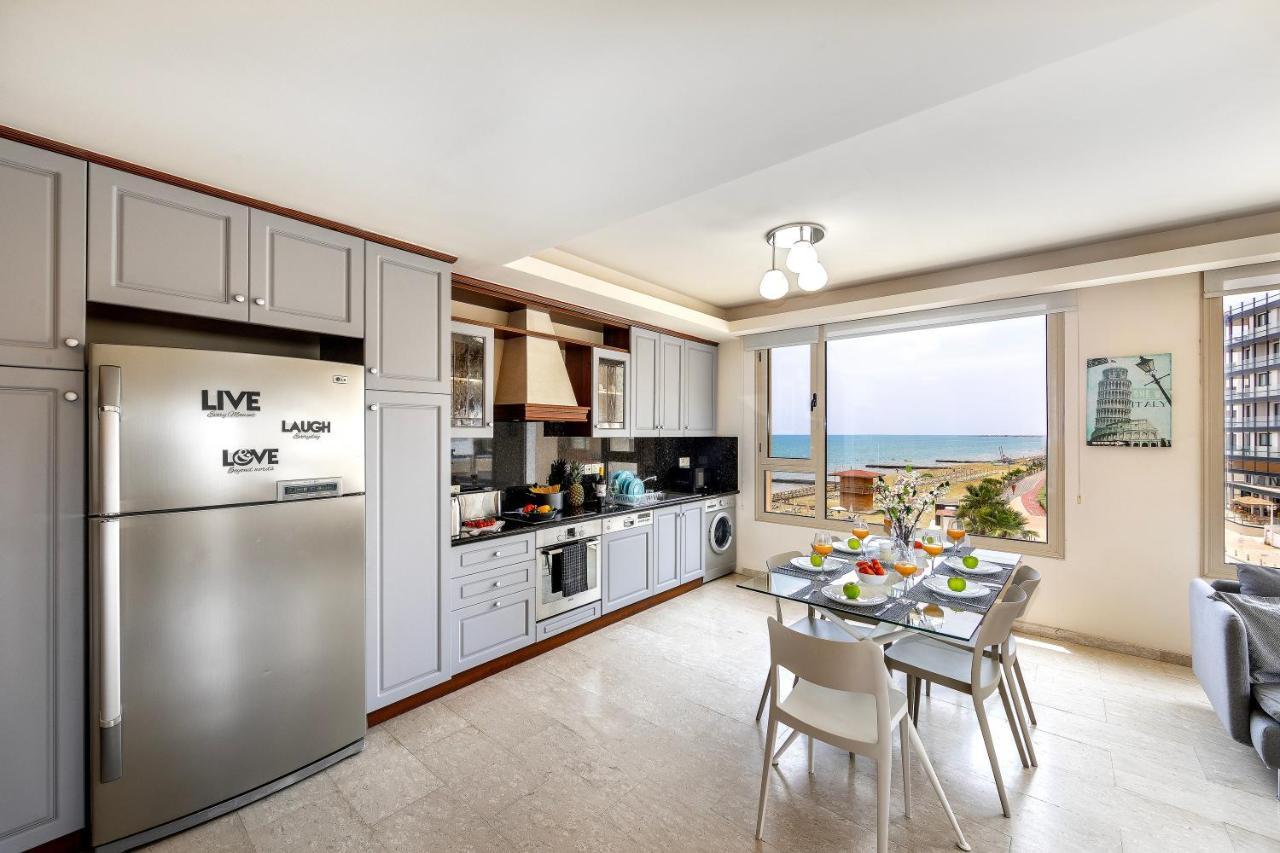 Mackenzie Beachfront Eftyhia Suite Λάρνακα Εξωτερικό φωτογραφία