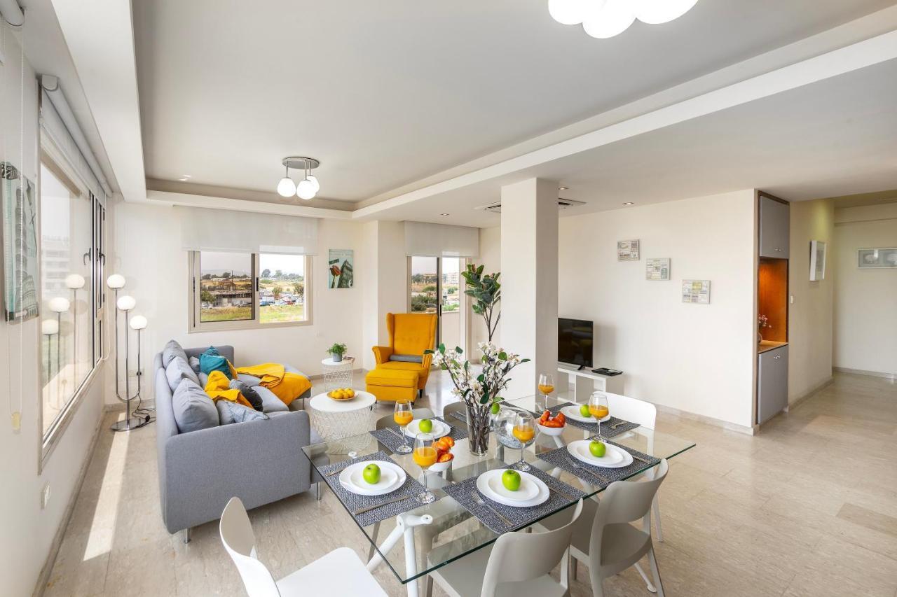 Mackenzie Beachfront Eftyhia Suite Λάρνακα Εξωτερικό φωτογραφία