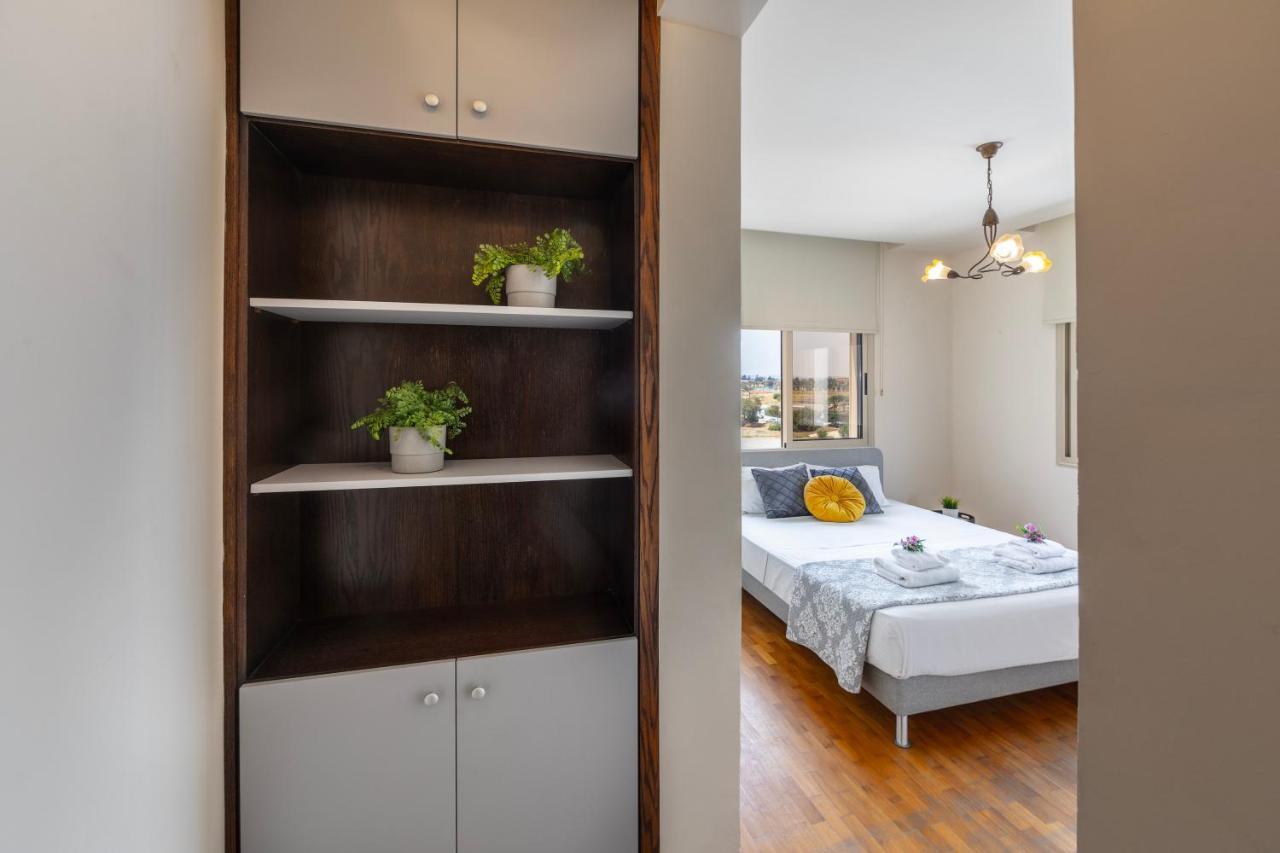 Mackenzie Beachfront Eftyhia Suite Λάρνακα Εξωτερικό φωτογραφία